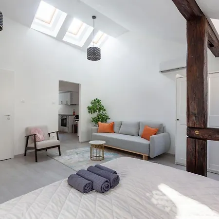 Apartment Rustic By Lh